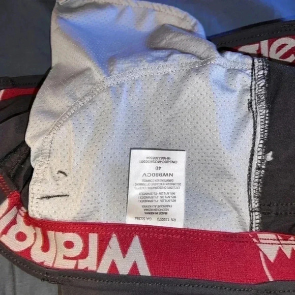 Men’s wrangler cargo shorts size 40 - Picture 2 of 3